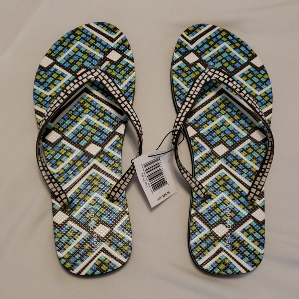 New Vera Bradley flip flops size Medium 7 - 8